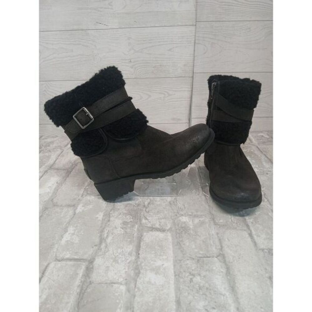 UGG Women's Size 6 Black Suede W/Sherling cuffs boots